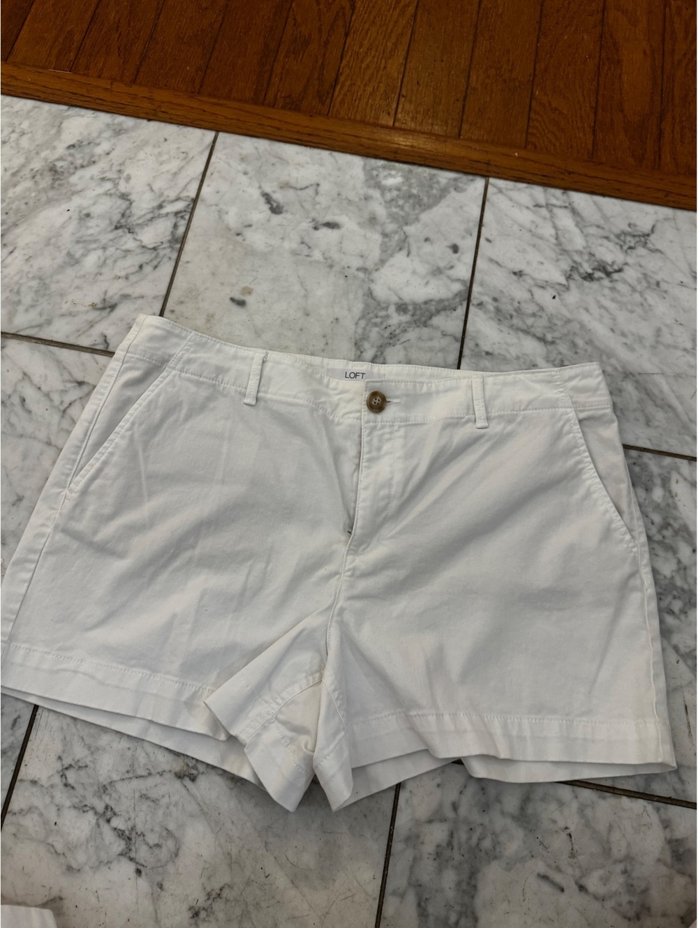 LOFT The Monroe Womens Shorts Size 14 White 4 Inch Chino Casual Summer